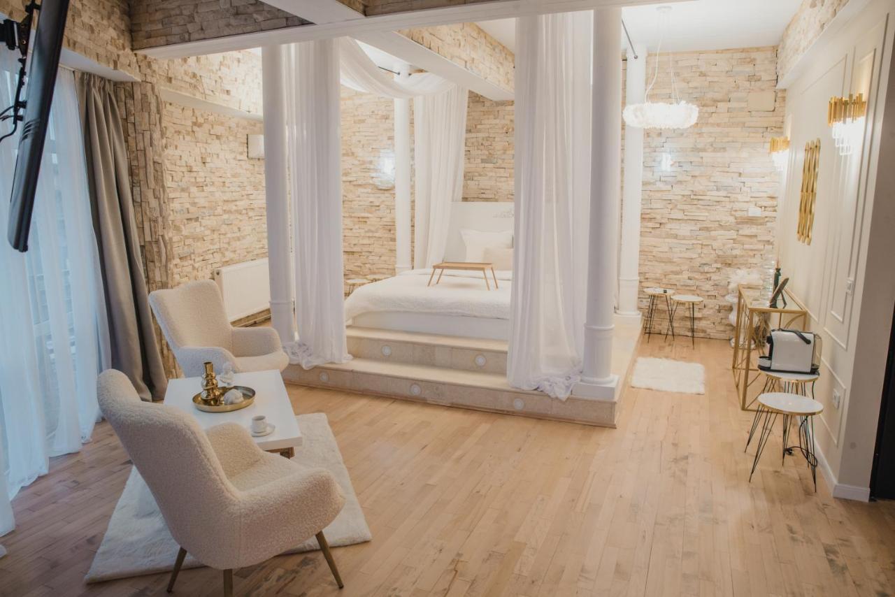 Castle Transylvania Άλμπα Ιούλια Εξωτερικό φωτογραφία